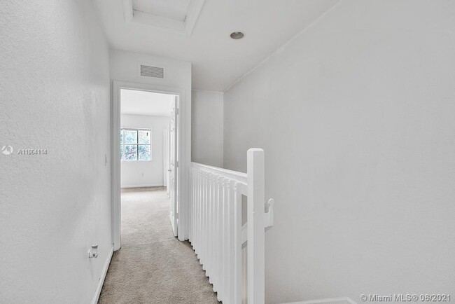 Building Photo - 2613 SW 83rd Terrace