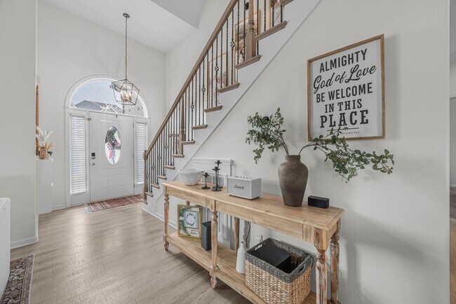 Building Photo - Pet Friendly Four Bedroom!