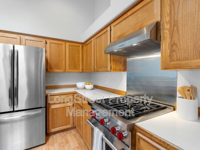 Building Photo - 15926 SW Hampshire Terrace