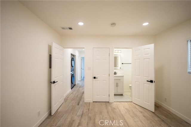 Building Photo - 319 Roads End St