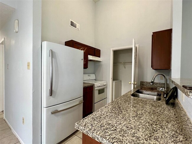 Building Photo - 5125 Beaver Hollow Dr
