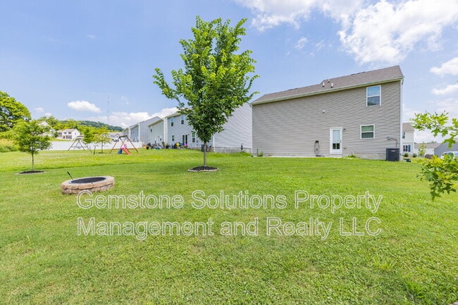 Building Photo - 2057 Westchester Dr