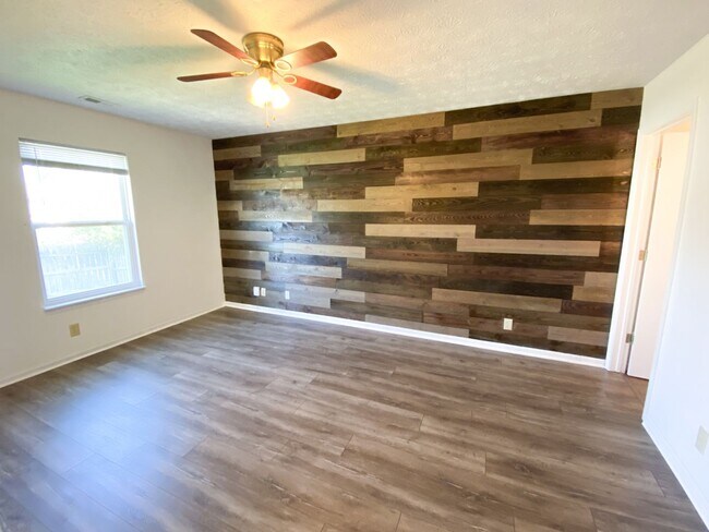 Building Photo - Three Bedroom West Lafayette