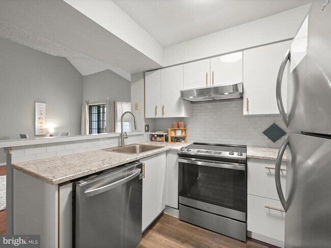 Building Photo - 14122 Lauren Ln