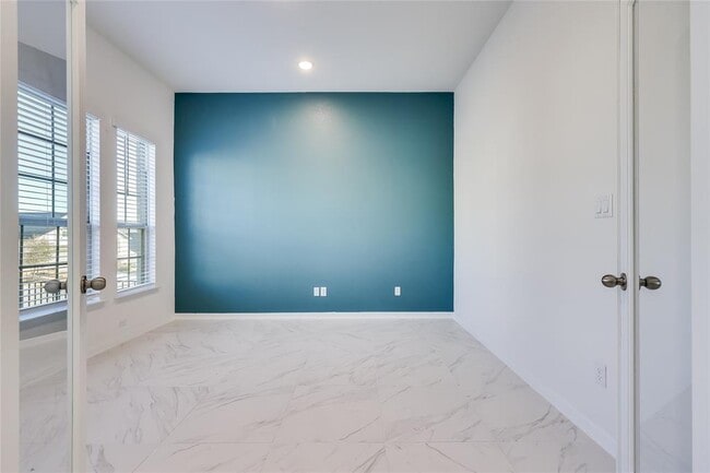 Building Photo - 4621 Modena Bay Bend