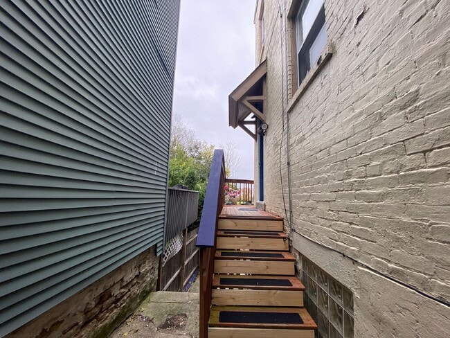 Building Photo - 6 Bed/2.5 Bath Mins. From UC $775/pp ($4,6...