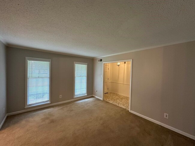 Building Photo - 8009 Farmington Blvd