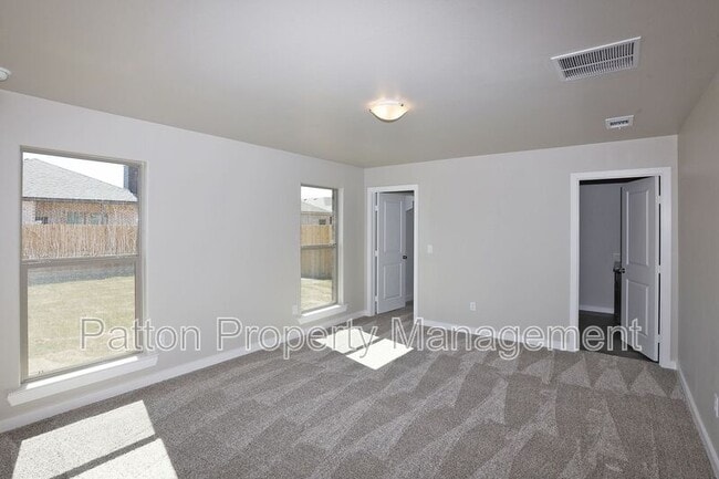 Building Photo - 1539 Lullwater Rd