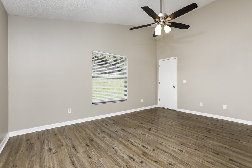 Building Photo - 1206 Sheeler Hills Dr