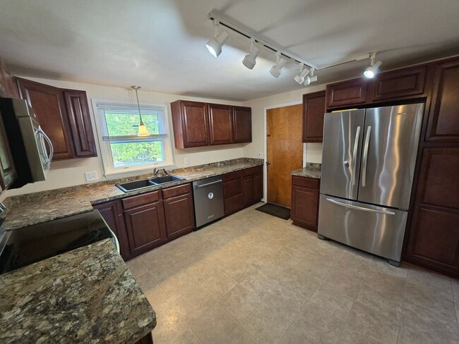 Building Photo - Greece Spacious 3 Bedroom 2 Full Bath Home...