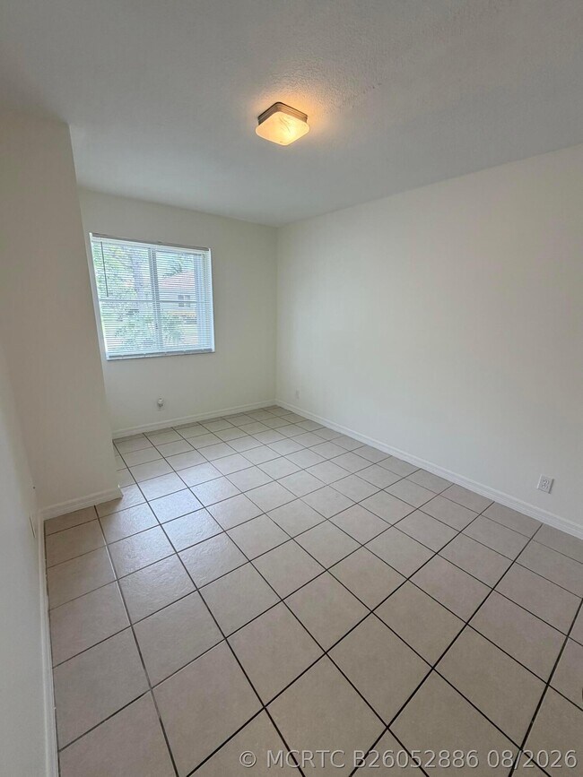Building Photo - 11289 SW 18th Ct