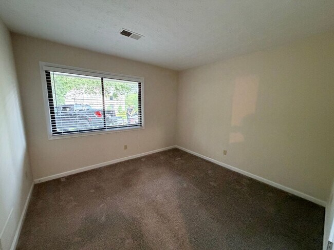 Building Photo - Beautiful Ranch Home in East Cobb's Indian Hills Subdivision!