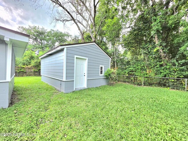 Building Photo - 4951 Dallen Lea Dr
