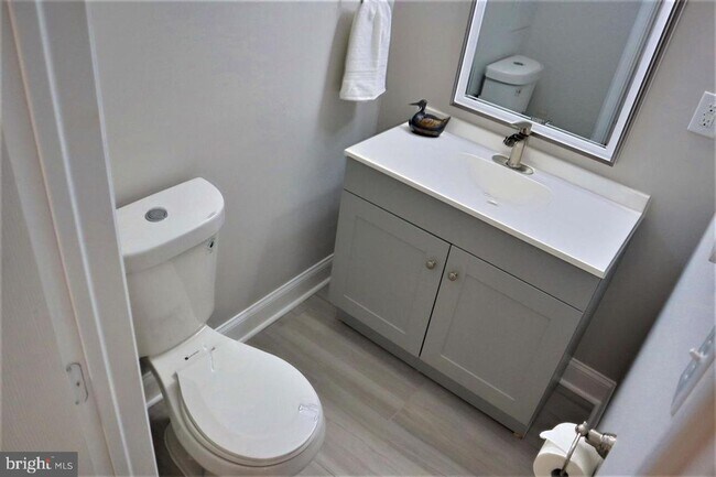 Building Photo - Charming Restored 5BR, 3.5BA Colonial Minu...