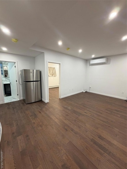 Building Photo - 609 Ovington Ave