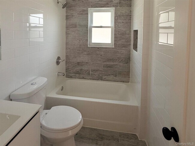 Building Photo - 342 E 234th St