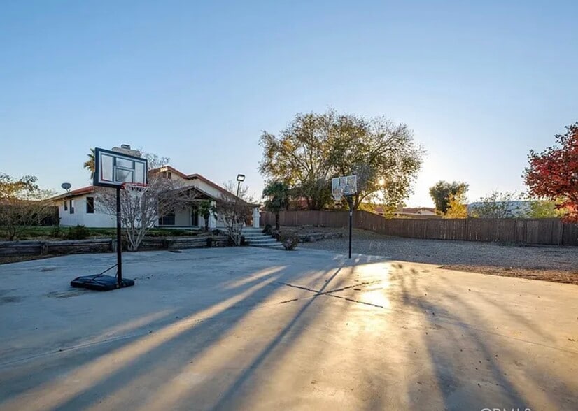 Building Photo - 17612 El Cajon Dr