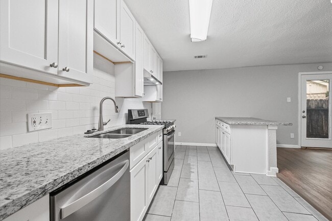 Building Photo - 6610 Rockergate Dr