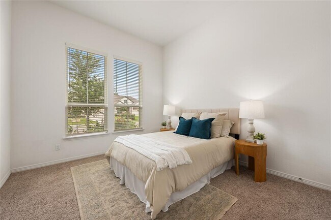 Building Photo - 2213 Santa Isabella Dr