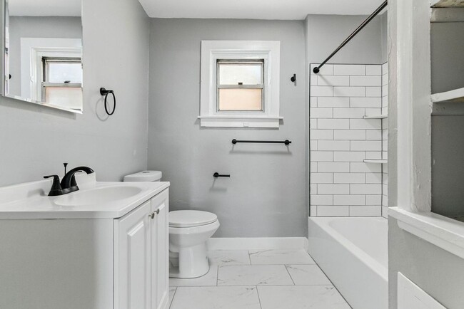 Building Photo - 2200 Milligan Ave