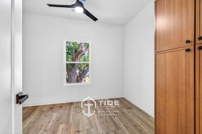 Building Photo - Modern Living Minutes from Park Circle