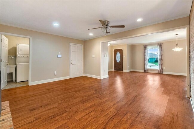 Building Photo - 4713 Ithaca St