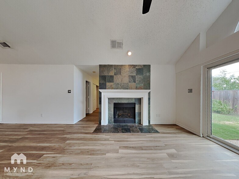 Building Photo - 951 Freshwood Ct