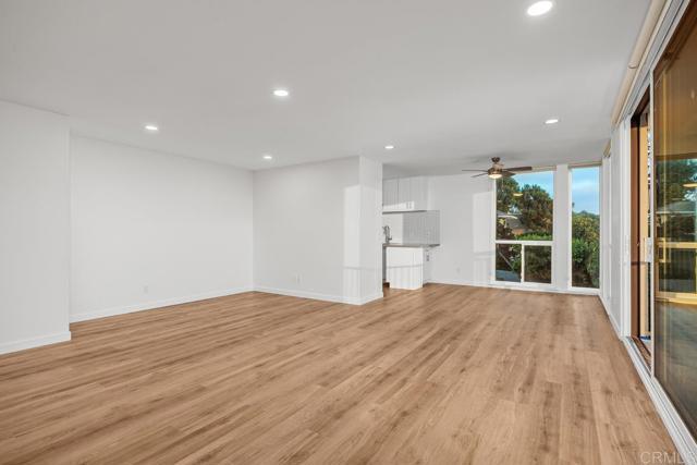 Building Photo - 424 Stratford Ct