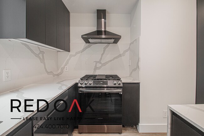 Building Photo - 18303 Oakbury Cir