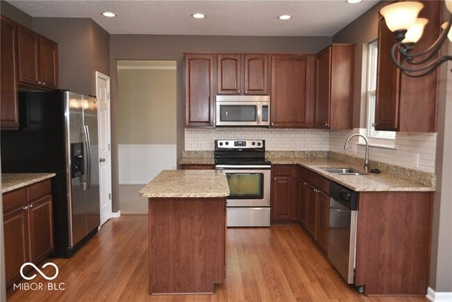 Building Photo - 5742 Cantigny Way N