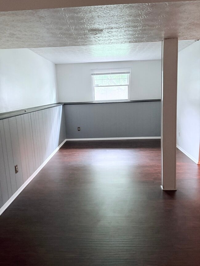 Building Photo - Charming 3 beds 2 baths in Columbus!