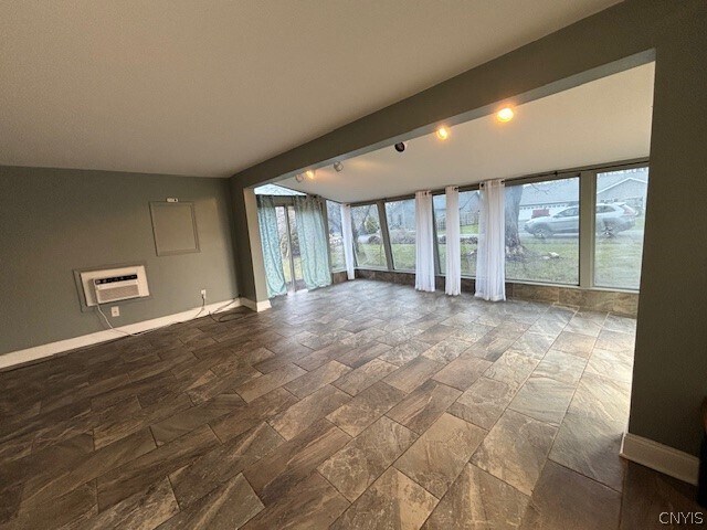 Building Photo - 7420 Mapleview Rd