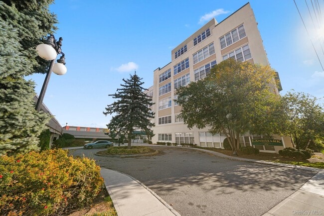 Building Photo - 1 Landmark Sq
