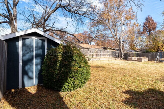 Building Photo - 6002 E 8th St N