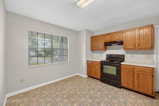 Building Photo - 2512 Bluffton Dr