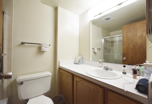 Building Photo - 555 E William St