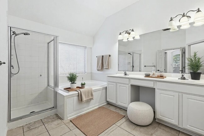 Building Photo - 7835 Stone Oak Ct