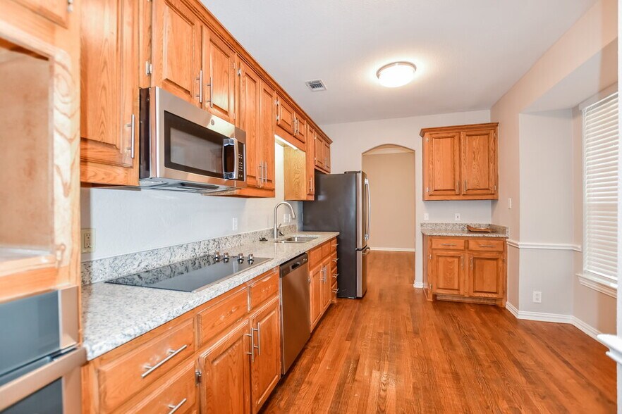 Building Photo - 116 Stanford St