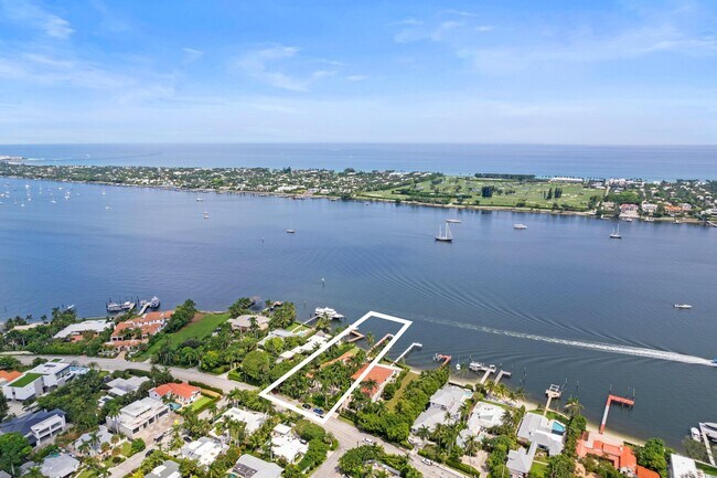 Building Photo - 3304 N Flagler Dr