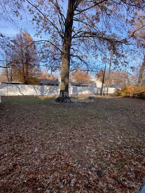 Building Photo - 2349 Clark Ave