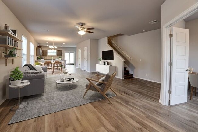 Building Photo - Luxury 4BR Townhome + Office | Near Downto...