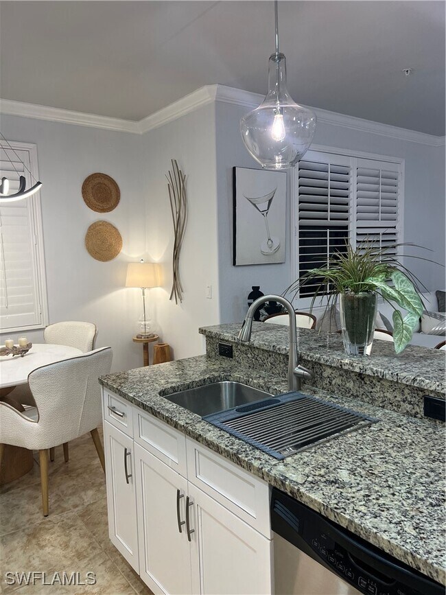 Building Photo - 9081 Albion Ln S