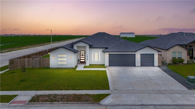 Building Photo - 1469 Lady Claudia St