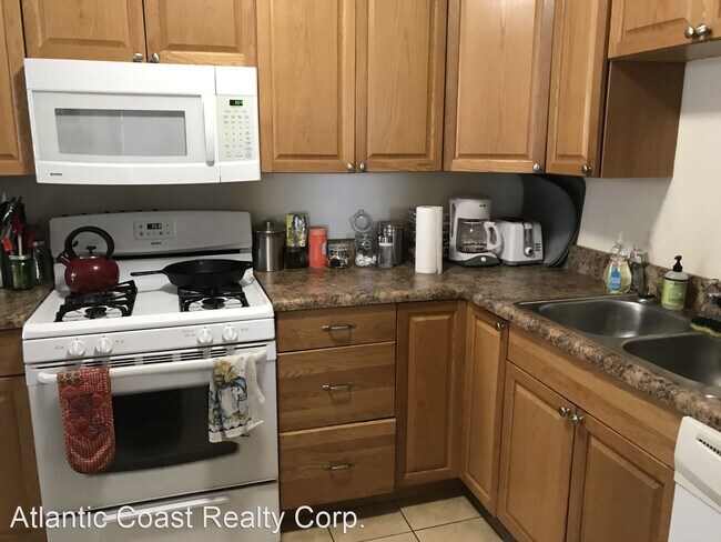 Building Photo - 3 br, 1 bath House - 520 Summers Drive