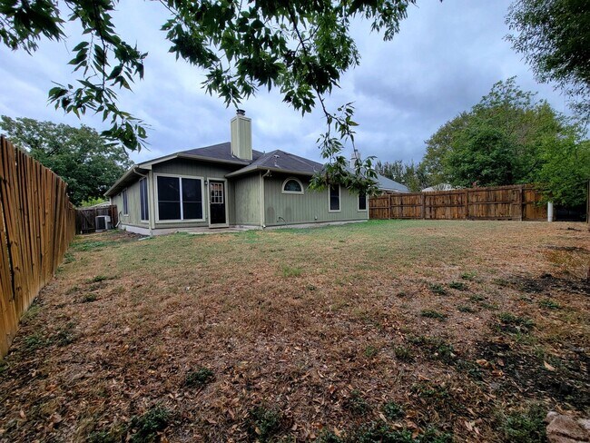 Building Photo - 722 Minturn Ln