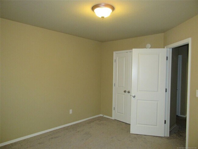 Building Photo - 4 Bed | 2 Bath in Owasso!