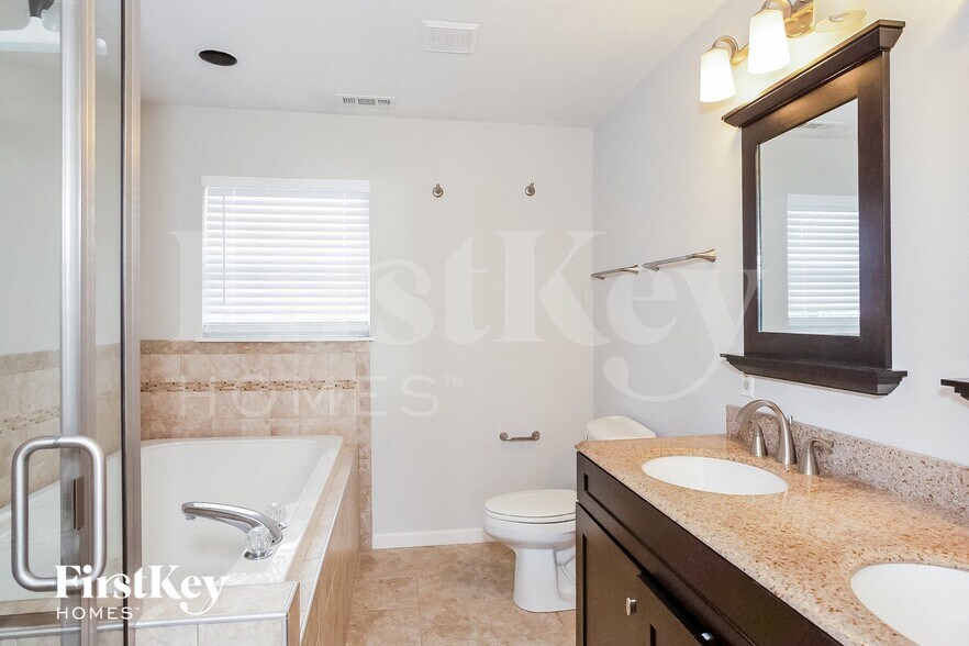 Building Photo - 17651 Willow Creek Way