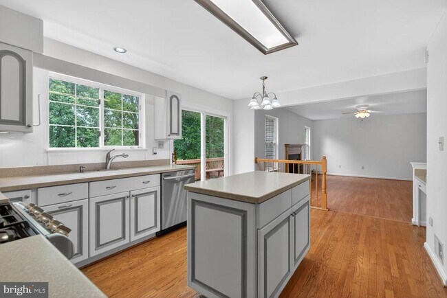 Building Photo - 10545 Winged Elm Cir