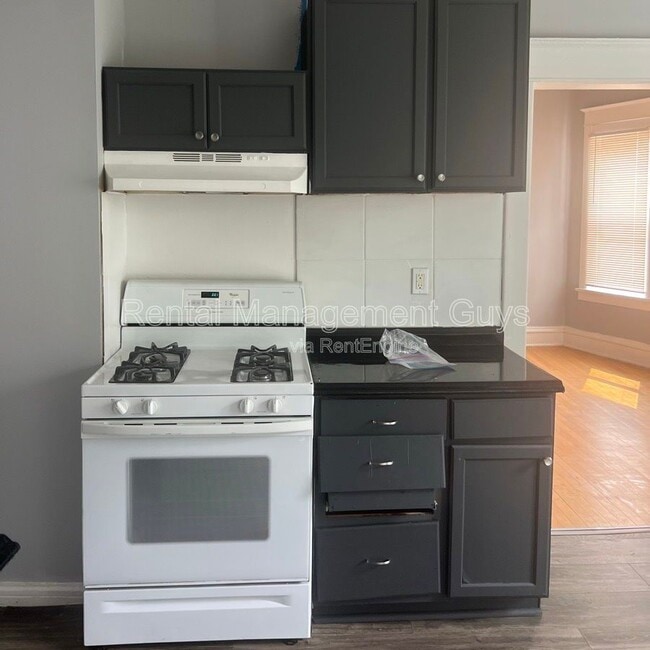 Building Photo - 1015 N Humboldt Ave