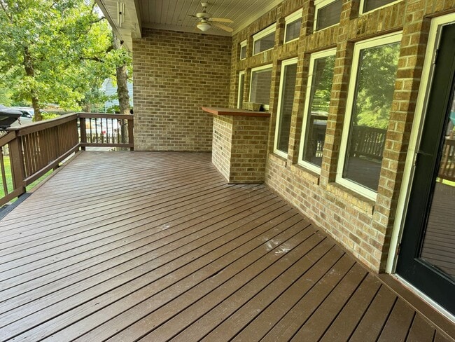 Building Photo - Carolina Lakes!! Close to Marina